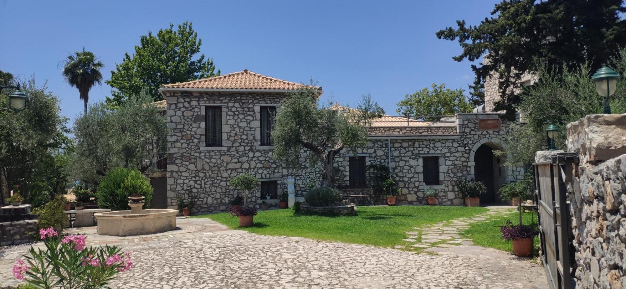 Polas Residencies Kalamata Exterior foto